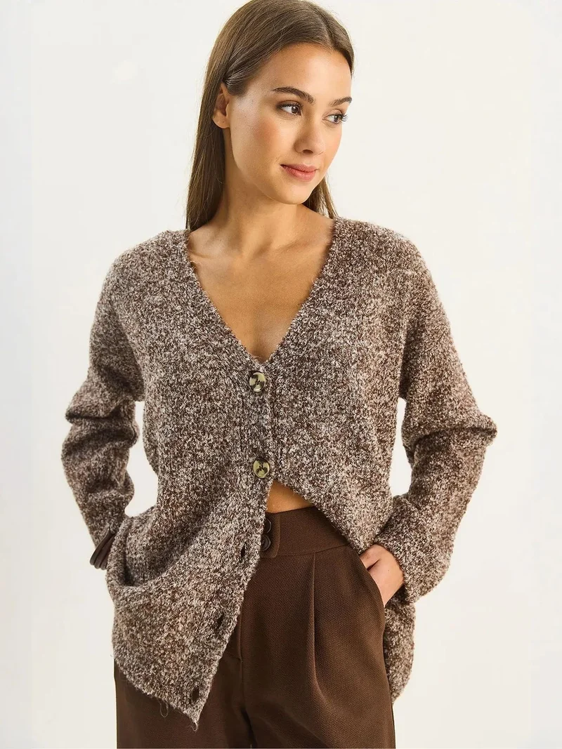 Bianco Lucci LUCCI Textured V-neck Buttoned Cardigan
