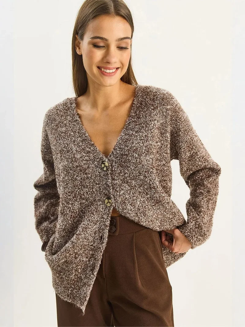 Bianco Lucci LUCCI Textured V-neck Buttoned Cardigan