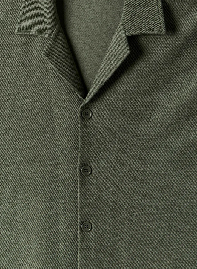 ماكسيم Men Regular Fit Camp Collar Textured Short Sleeve Shirt