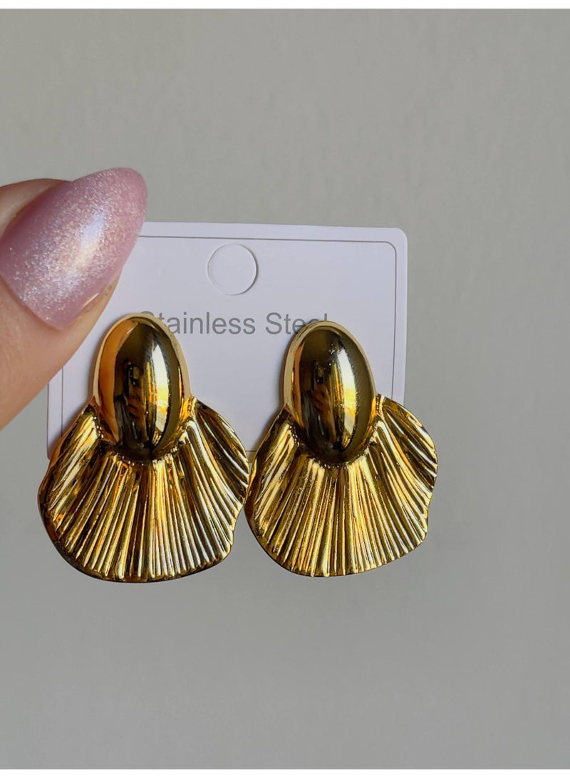 Elegant stainless steel earring