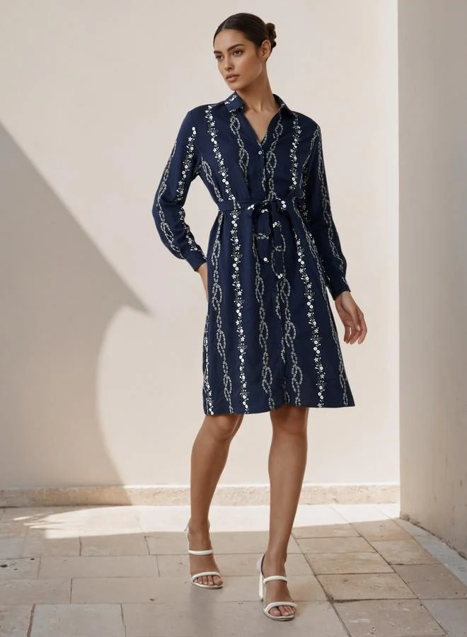 سبلاش فيڤ فستان بحزام مطرز بالزهور بطول الركبة