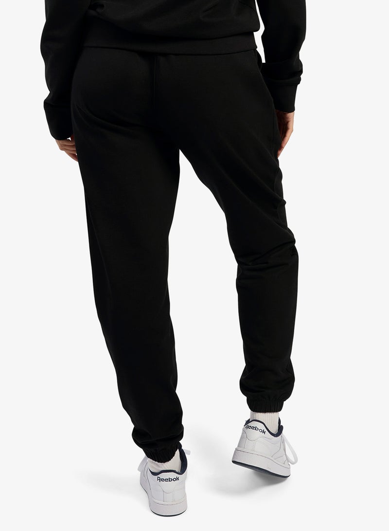 ريبوك بنطال فرنش تيري آي دي بشعار صغير - Image 2