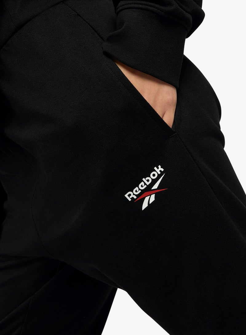 ريبوك بنطال فرنش تيري آي دي بشعار صغير - Image 3