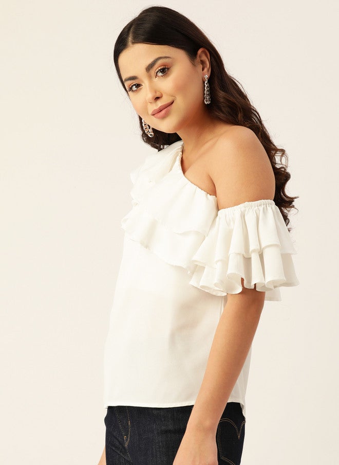 Rue Collection بلوزة جورجيت بأكتاف واحدة مع كشكش للنساء - Image 3