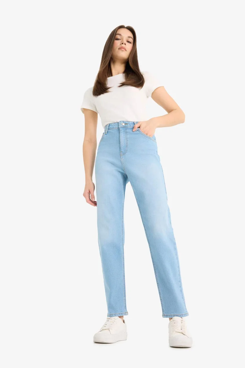 ديفاكتو Lina Comfort Mom Fit Normal Waist Straight Leg Jeans