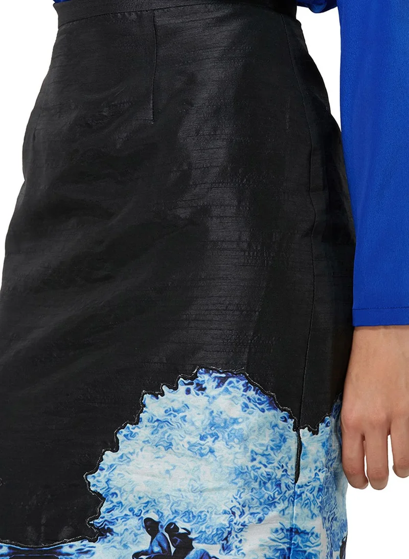 Pearls and Portraits Lace Hem Pencil Skirt