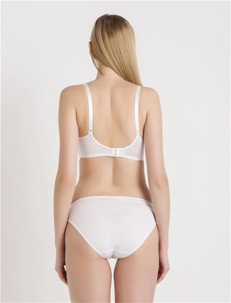ماجيك فورم 5738 - Plain Fabric Thin Sponge Plus Size Minimizer Bra