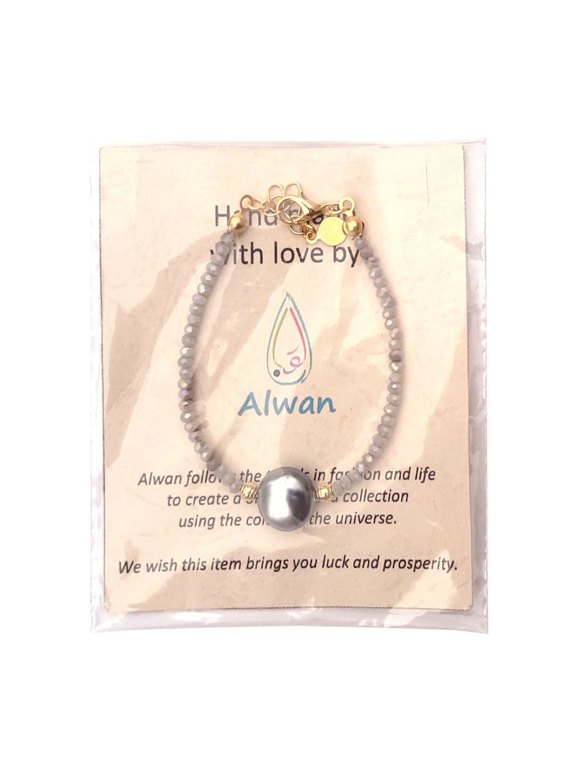 Alwan Crystal Bracelet with a Majorca Style Pearl - Image 4
