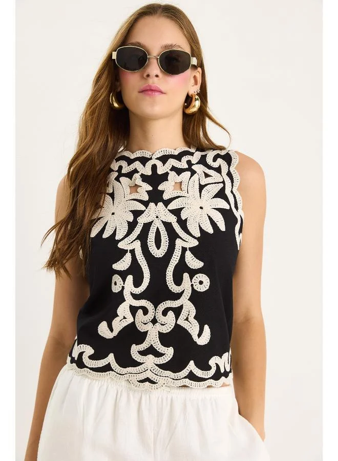 جينجر Monochrome Openwork Boho Top