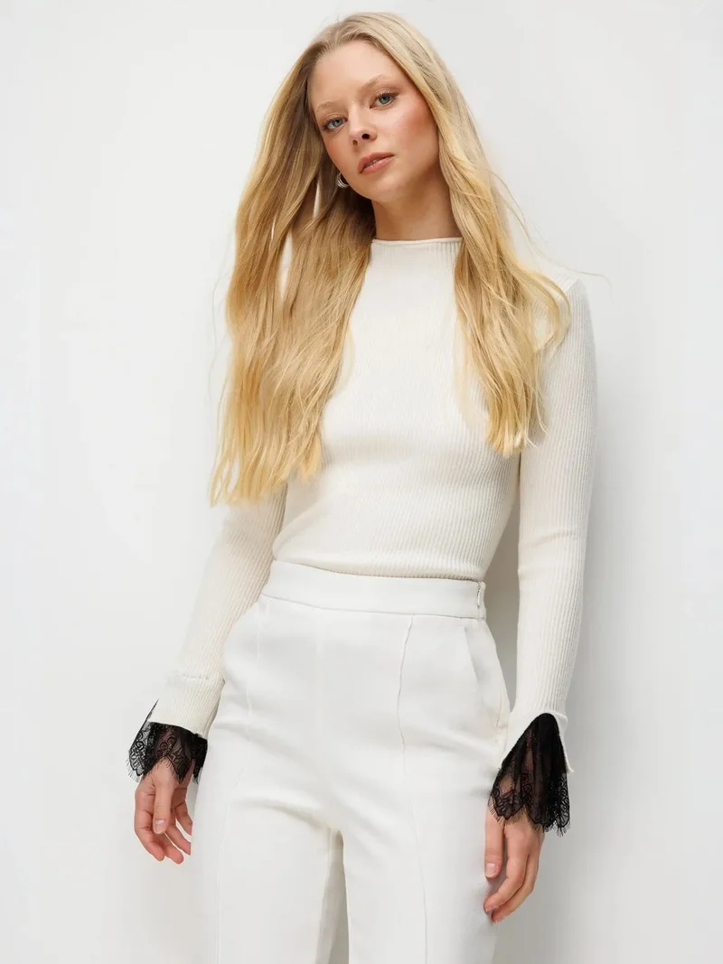 Mixray Natural MIXRAY Slim Fit Ribbed Knit Sweater with Crew Neck for Women | Best Price UAE