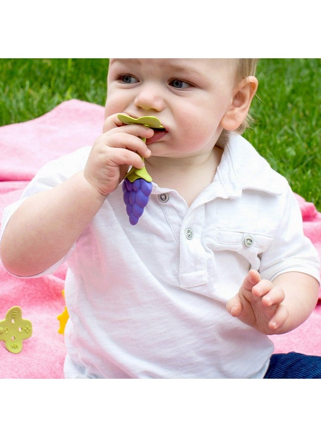 إنو بيبي عضاضة الفواكه الأصلية الحائزة على جائزة من Innobaby - لتخفيف آلام اللثة للأسنان الأمامية والأضراس مع عضاضة خالية من مادة BPA، لعبة حسية للأطفال الرضع والأطفال الصغار - بنكهة العنب/الحمضيات/التوت - Image 4