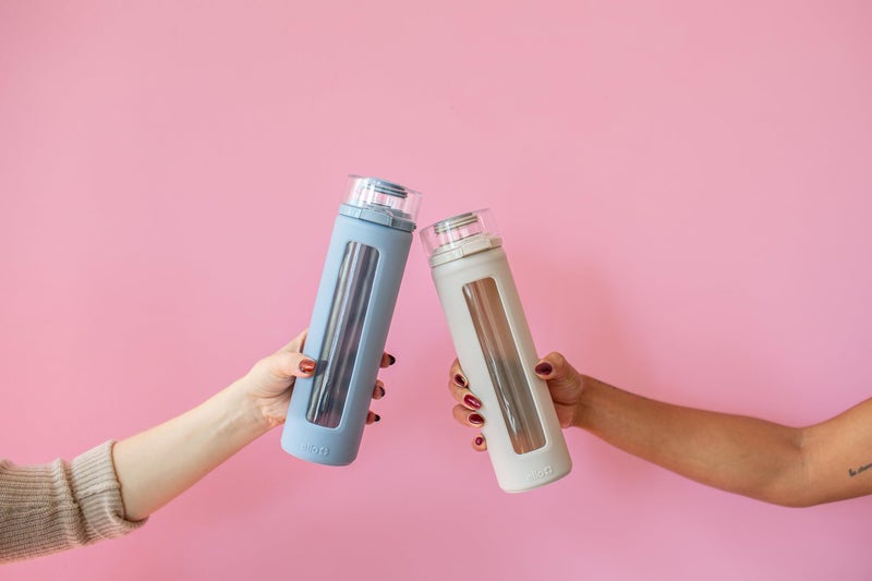 Ello Syndicate 20oz Reusable Glass Water Bottle with One-Touch Leak Proof Flip Lid, Protective Non-Slip Silicone Sleeve, Carry Loop for Coffee, Tea and Water, BPA-free, Dishwasher Safe, Sand - Image 2