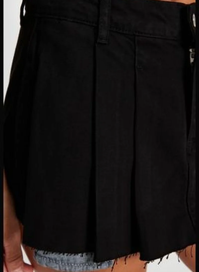 trendyol Black Shorts & Bermuda TWOSS22SR00164