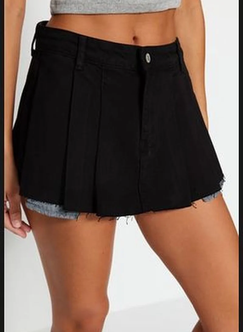 trendyol Black Shorts & Bermuda TWOSS22SR00164