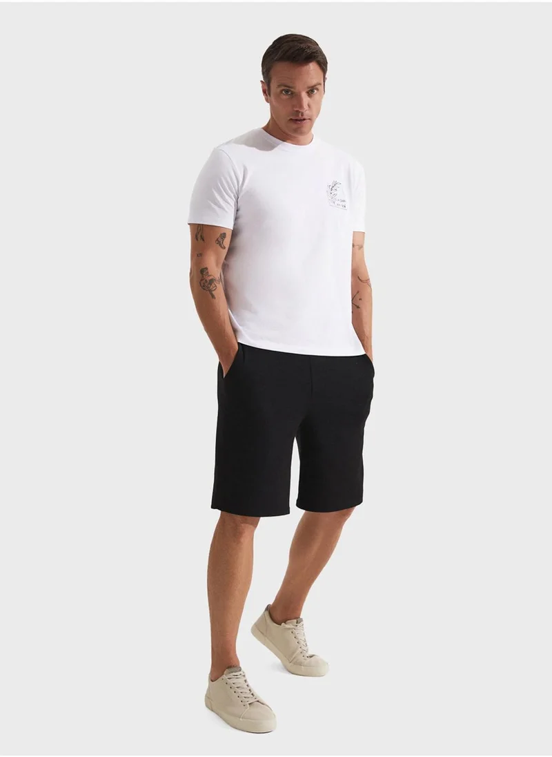 جون Essential Pique Shorts