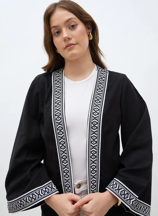 Styli Styli Regular Fit Embroidered Edge Midi Kimono