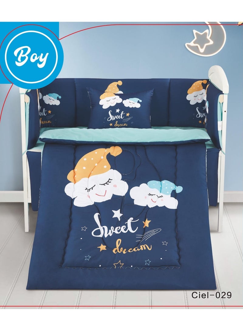 مفرش حاجز اطفال طقم مكون من 5 قطع مقاس-لحاف حشوة ثابتة مقاس ( 90×145) سم الشرشف  مقاس ( 110 ×160) سم كيس مخدة مقاس ( 45×35) سم حاجز للطفل مقاس ( 33×130) سم حاجز للطفل مقاس ( 33×300) سم