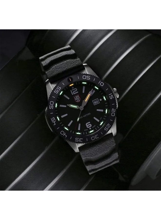 Luminox Men's Analog Round Shape Rubber Wrist Watch XS.3121 - 44 Mm  - Image 5