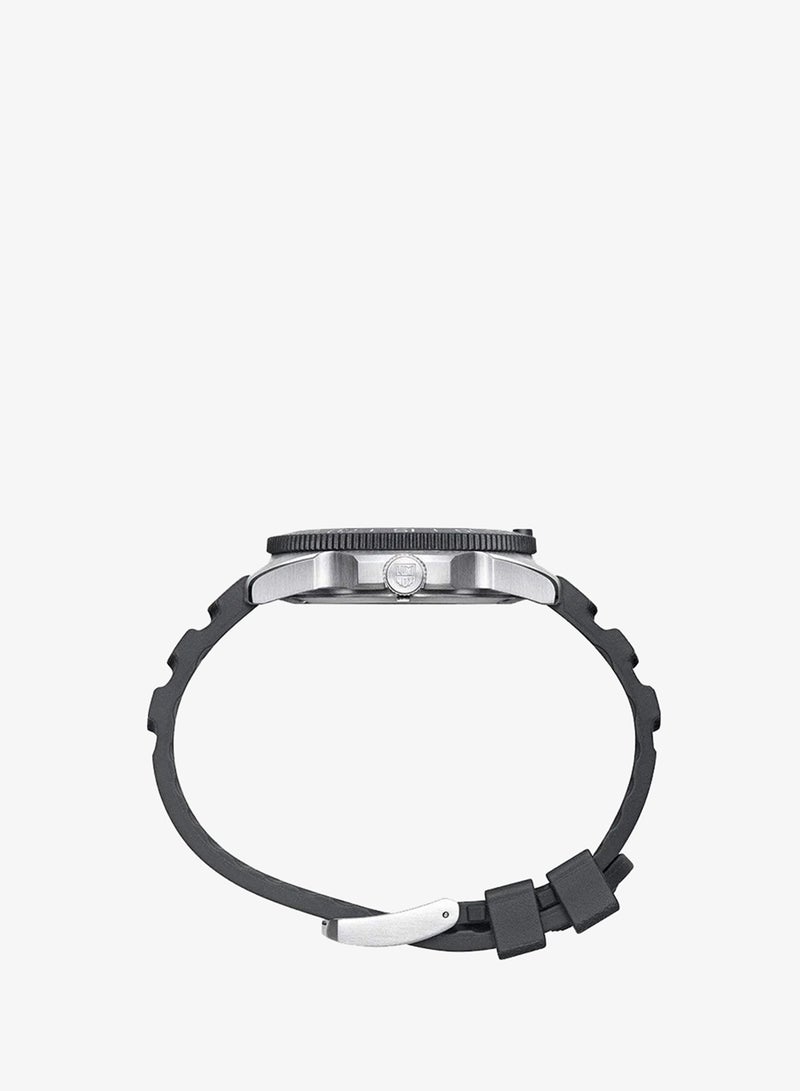 Luminox Men's Analog Round Shape Rubber Wrist Watch XS.3121 - 44 Mm - Image 4