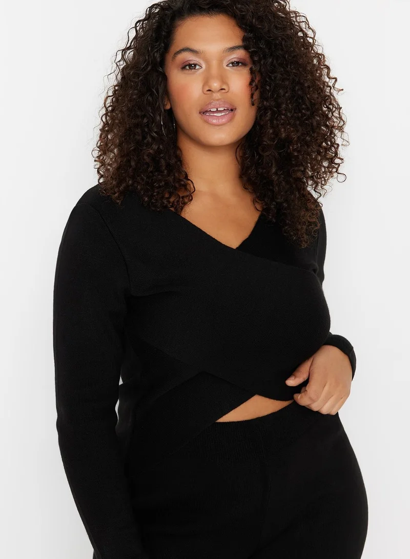 ترينديول كيرف Surplice Neck Knitted Top & Pants Set