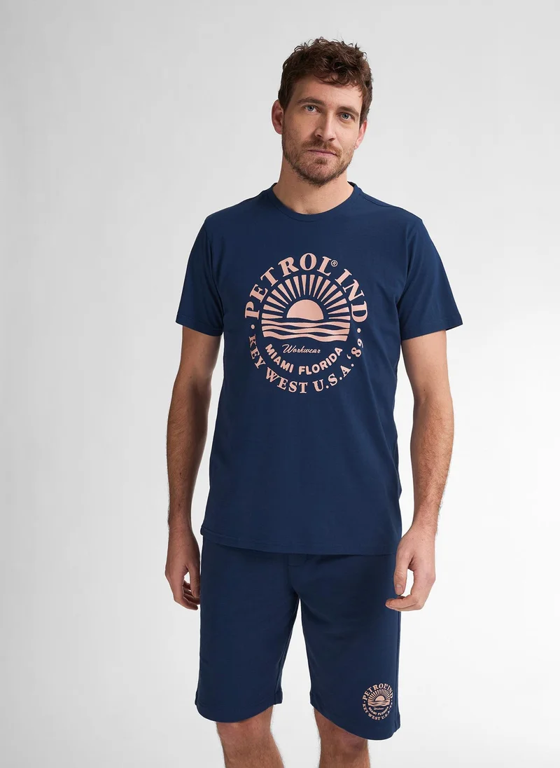 بترول اندستريز تيشيرت رجالي كلاسيك بطبعة