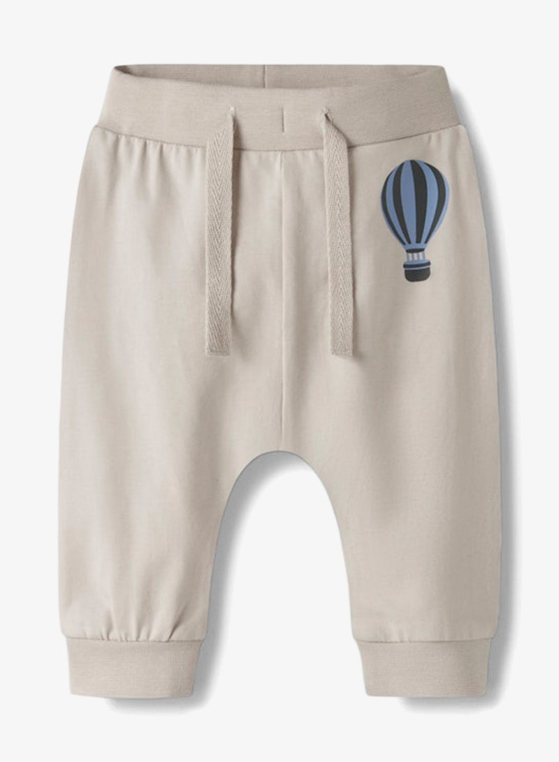 نيم ات سروال رياضي للأطفال بطبعة ورباط شداد - Image 4