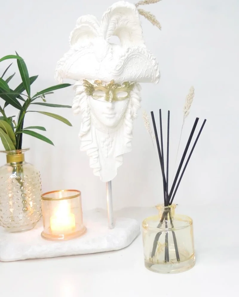 Missi Venice Gold Mask Object Natural Ecru Marble Base