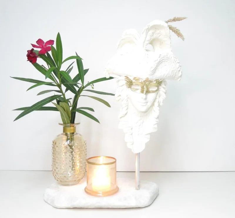 Missi Venice Gold Mask Object Natural Ecru Marble Base