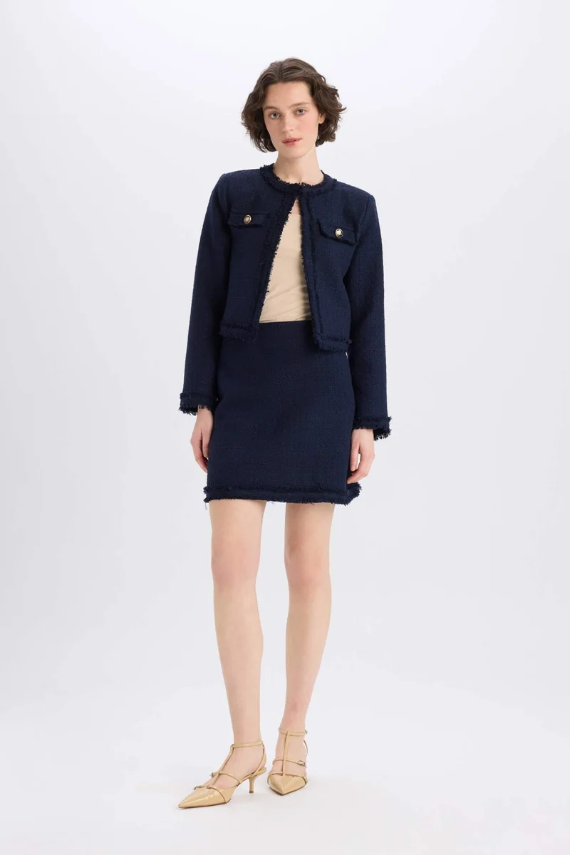ديفاكتو Crew Neck Glittery Fabric Crop Blazer Jacket