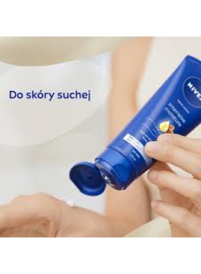 Nivea Intensive Almond Oil Hand Cream 30ml - Image 3