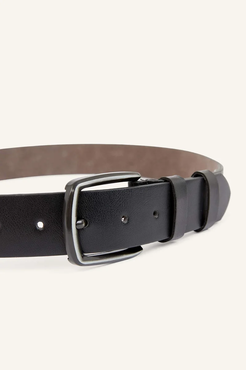 ديفاكتو Man Rectangle Clasp Faux Leather