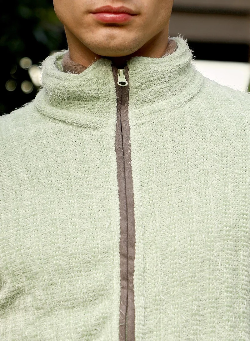 Campus Sutra Campus Sutra Men's Light Pistachio Zip-Front Tactile Fur-Knit Sweater | Stand Collar , Ribbed Cuff Sleeves , Zipper Closure , Ribbed-Straight Hem | Solid Fur For Casual & Daily Wear