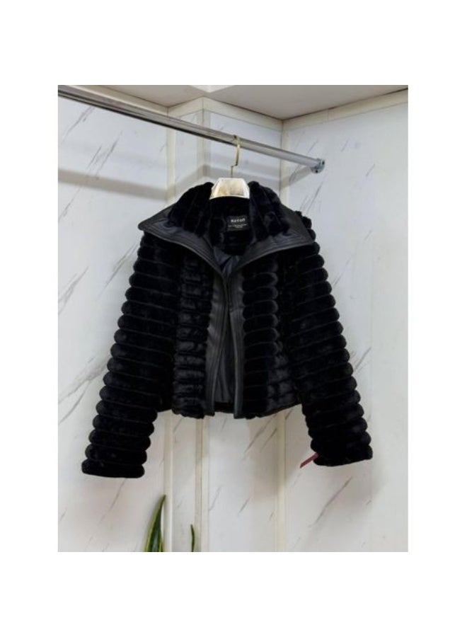 جاكت فروهاي وسط مطعم جلد مبطن ستان باللون الاسود ون سايز حتى 80 كجم - Image 3