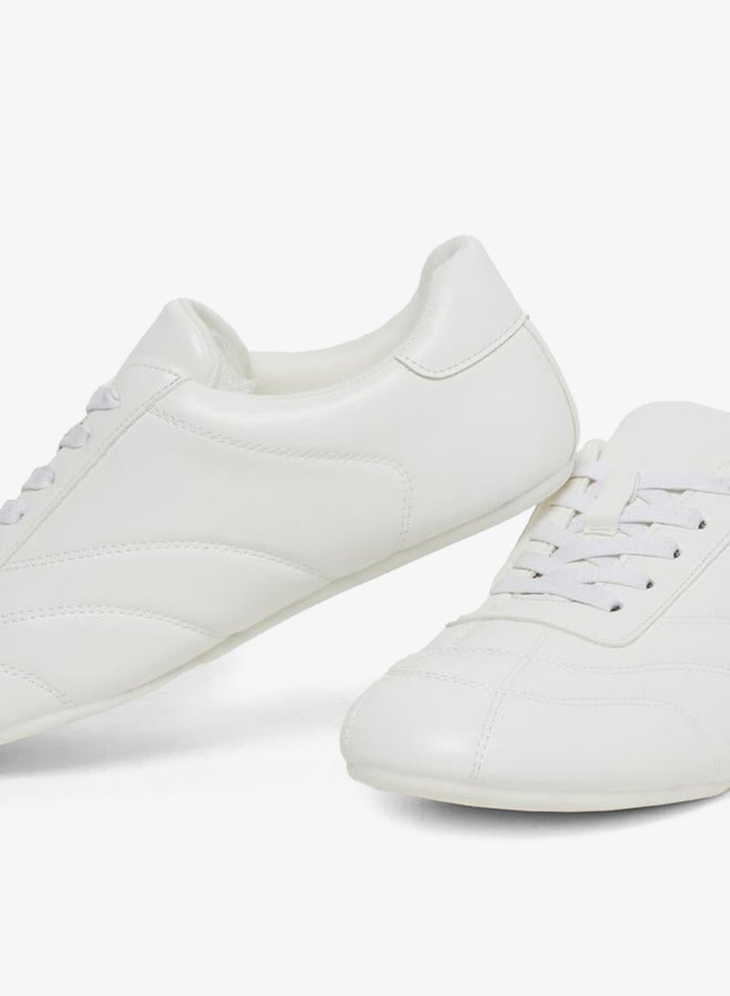 ستايلي اكتيف حذاء سنيكرز بأربطة للإغلاق - Image 4