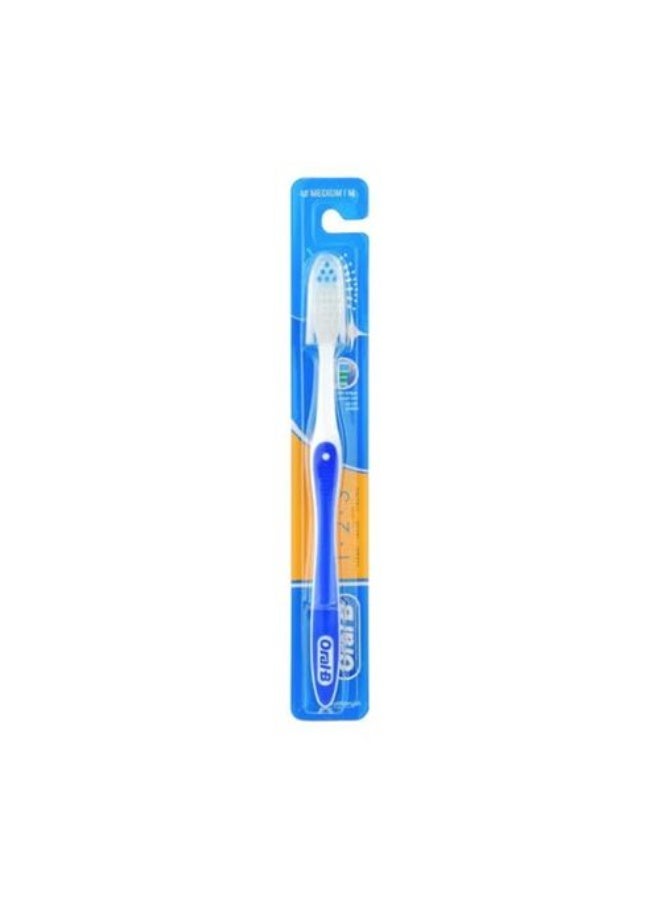 Oral-B 123 Fresh Toothbrush - 40 Medium Multi Colour - Image 3