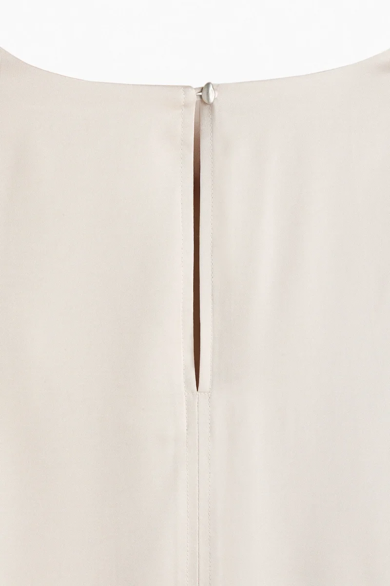 اتش اند ام بلوزة ببطانات أكتاف