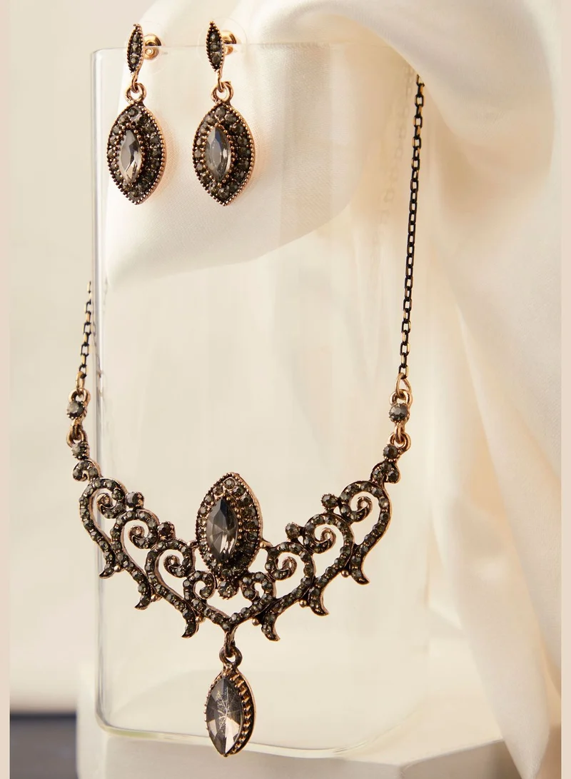 SOHI Silver Plated Designer Stone Necklace