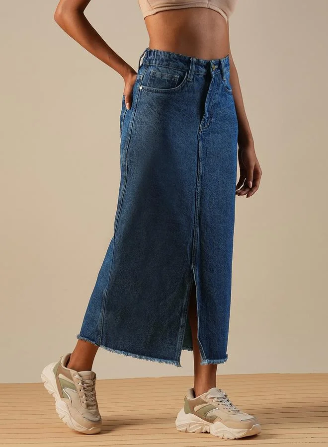 globus Globus Mid-Rise Front Slit Fringed Hem Midi Denim Skirt