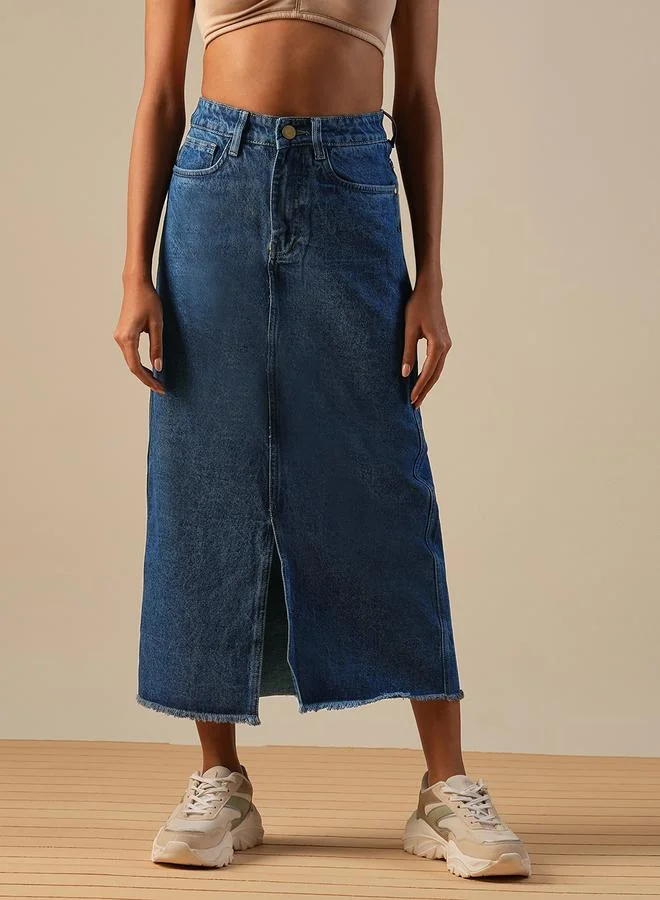 globus Globus Mid-Rise Front Slit Fringed Hem Midi Denim Skirt