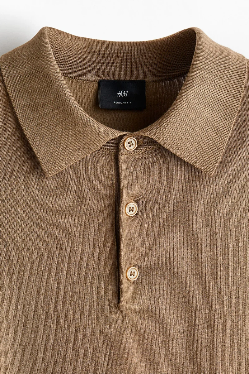 اتش اند ام تي-شيرت بولو محبوك ناعم بقصّة عادية