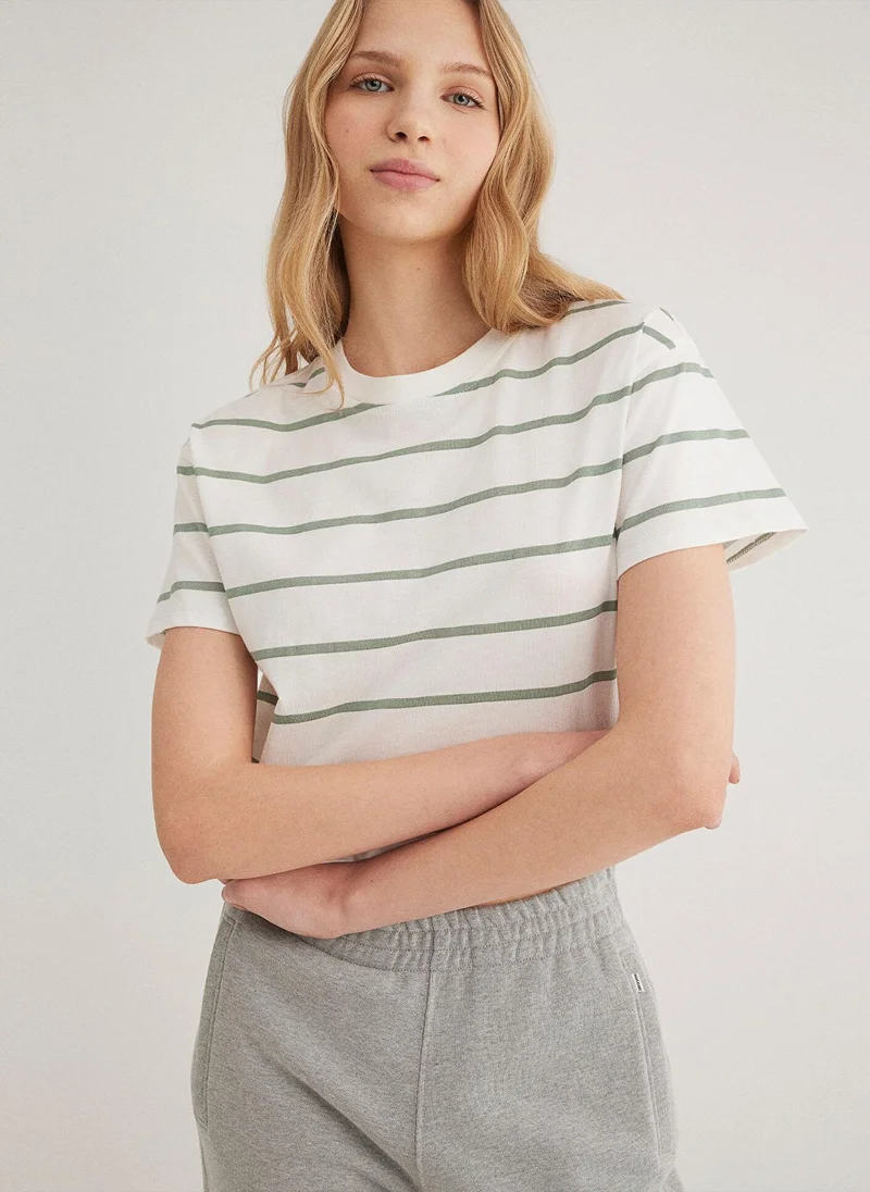 مافي تي شيرت أخضر بياقة دائرية