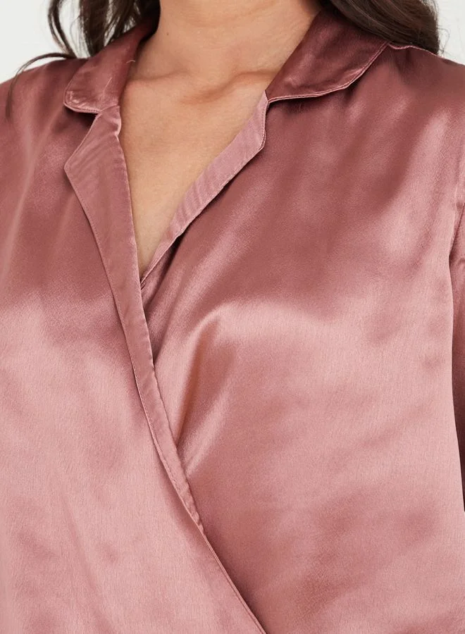 Styli Satin Notch Collar High Low Hem Top