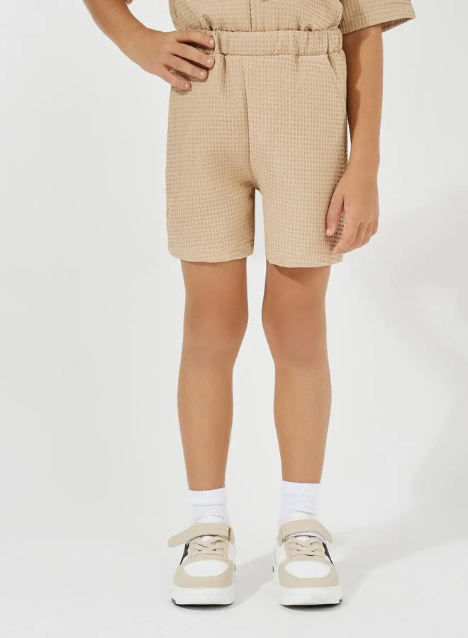 ستايلي Waffle Knit Badge Detail Shirt & Shorts Set