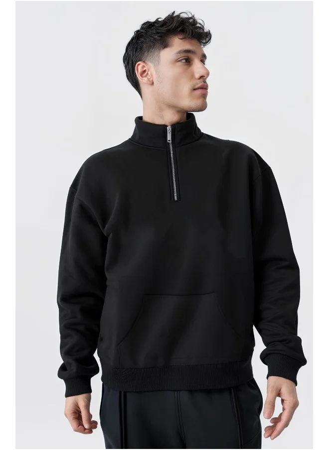 مانياك Mens Solid High Neck Full Sleeve Black Fleece Fleece Sweatshirt