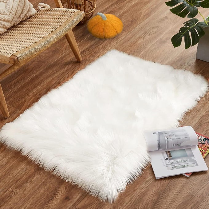 VERY SOFT RUGS FOR HOME, SUPER SOFT DORE RUGS FOR FOOT, RUGS FOR A LUXURY HOME DECORATION, WASHABLE DOOR MAT, SMOOTH AND SOFT HOUSE USE RUGS, PLAY MAT FOR KIDS (MULT-COLOR, PACK OF 1).
