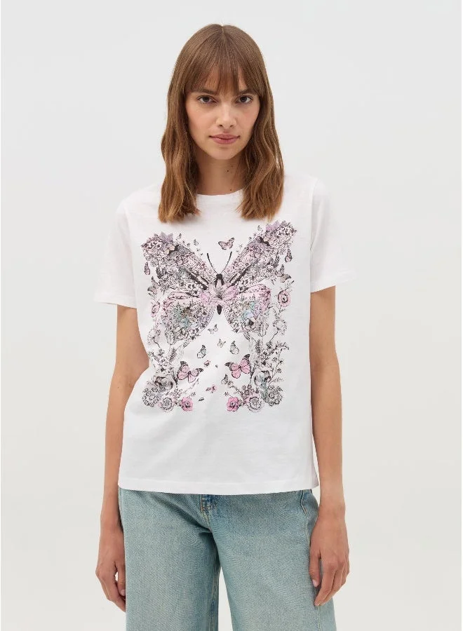 او في اس تيشيرت بطبعة زهور وفراشات