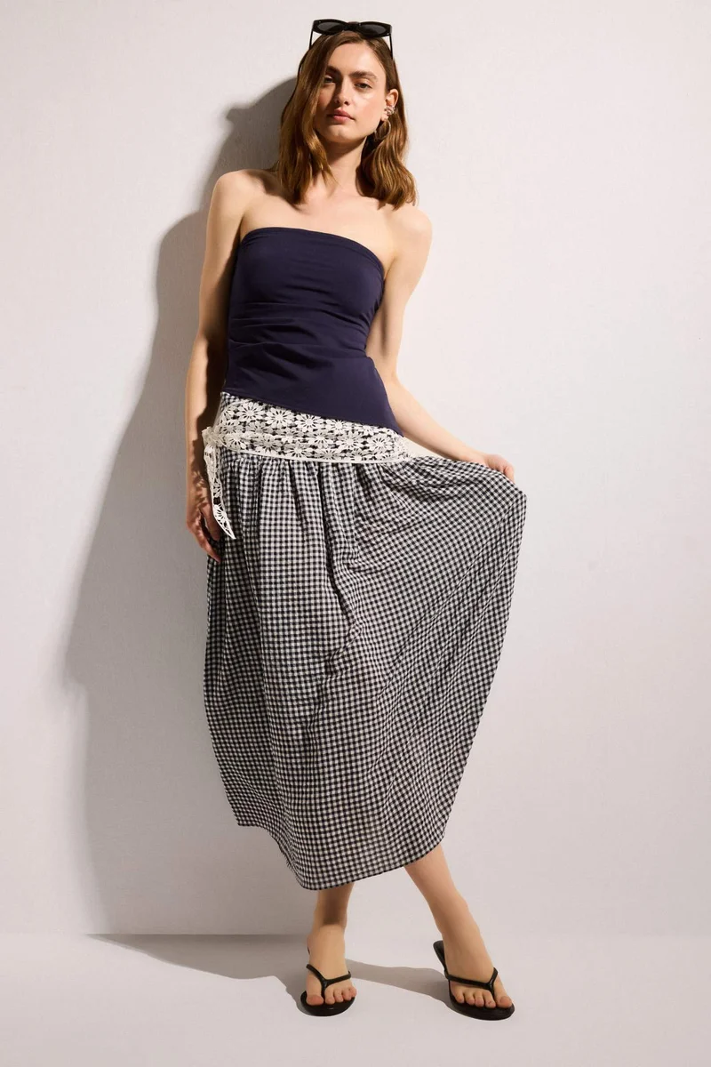 ديفاكتو A Cut Gingham Normal Waist Maxi Skirt
