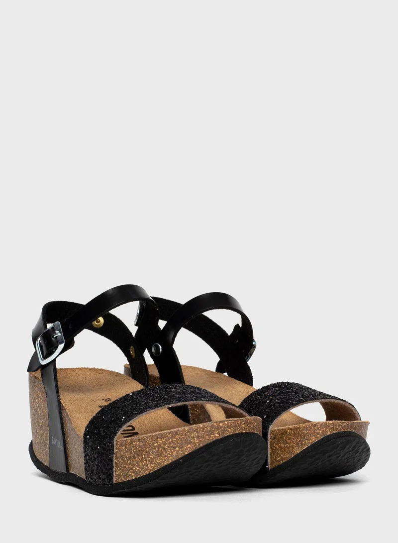 BAYTON Hyas Strappy Mid Heel Wedges