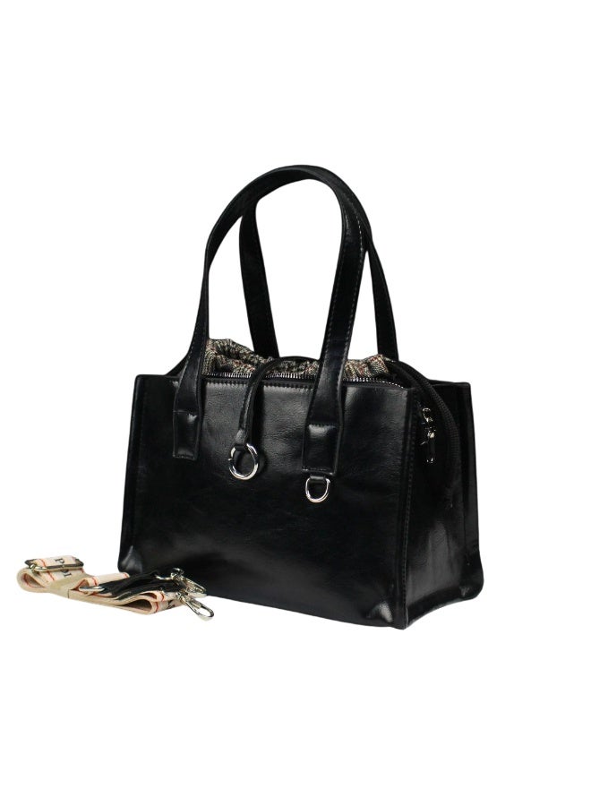 A stylish bag with a modern touch -black
