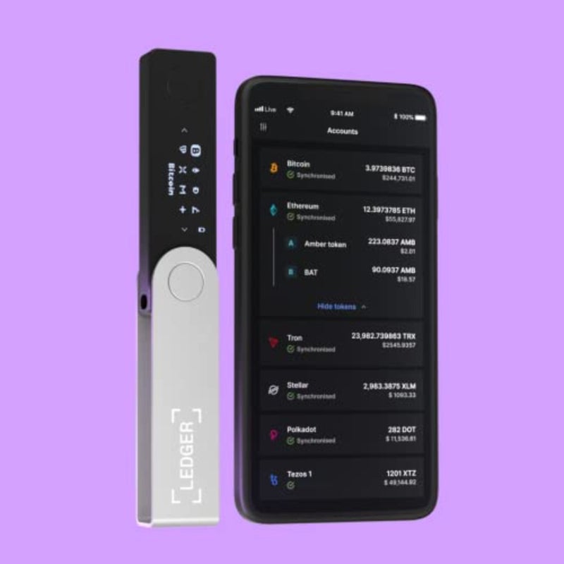 Nano X crypto wallet signer - Securely manage all your crypto assets with this Bluetooth enabled classic - Image 2